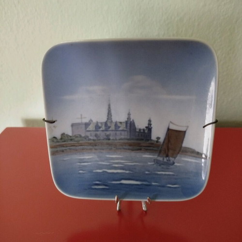 Royal Copenhagen vintage decorative plate with Kronborg Castle like new