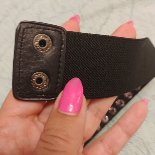 Impressive belt with elastic