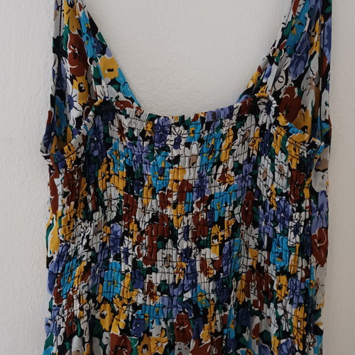 Floral dress new, size M