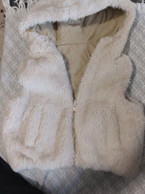 Zara beige vest like new, size 92 cm for 2 years old