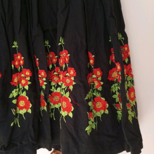 Linen dress black with embroidered flowers like new