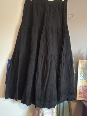 Krvn skirt XXL black, like new