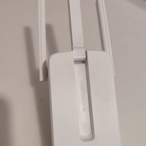 Mercusys MW300RE v4 WiFi Extender used 2.4G 300Mbps