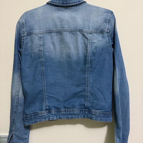 Jean jacket Only size Small like new, light blue