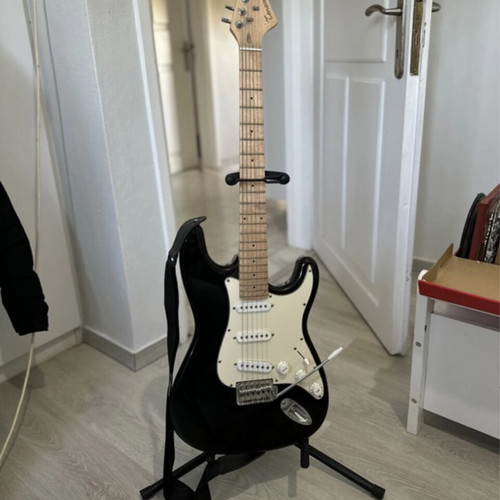 Electric guitar like new in excellent condition