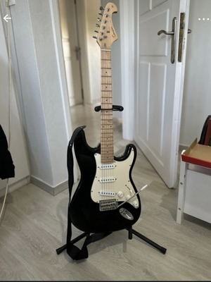 Electric guitar like new in excellent condition