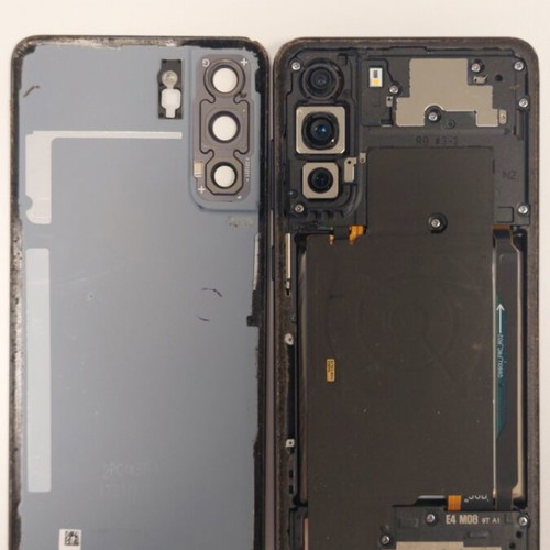 Samsung Galaxy S21 FE 5G with broken screen for parts