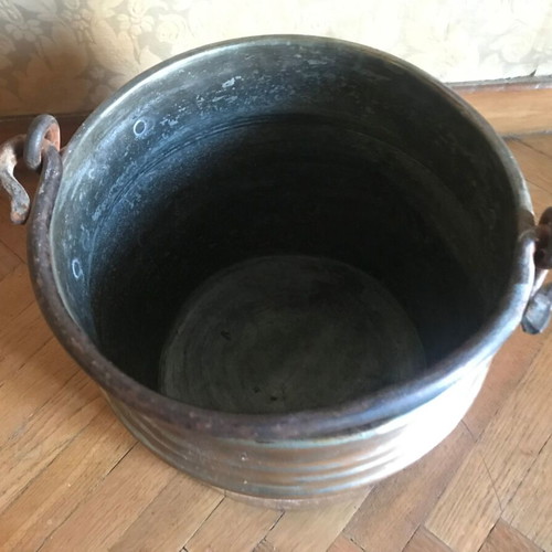 Copper container used with iron handle, vintage retro decoration