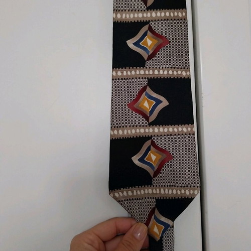 Pagoni 100% silk tie like new, multicolored