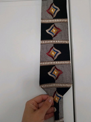 Pagoni 100% silk tie like new, multicolored