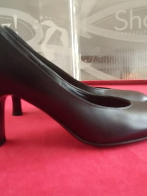 Γόβες δέρμα καινούργιες Νο 37 μαύρες