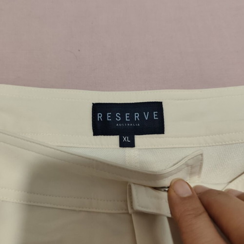 Reserved women's shorts XL new, off-white
