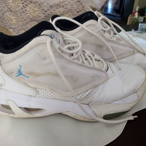 Nike Jordan Flight white basketball sneakers used, size 42