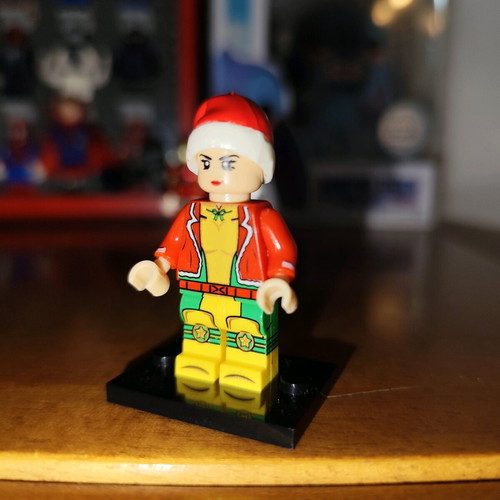 Christmas Rogue like new Marvel Comics figure with stand