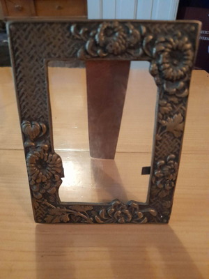 Επιτραπέζια μπρούτζινη κορνίζα vintage μεταχειρισμένη