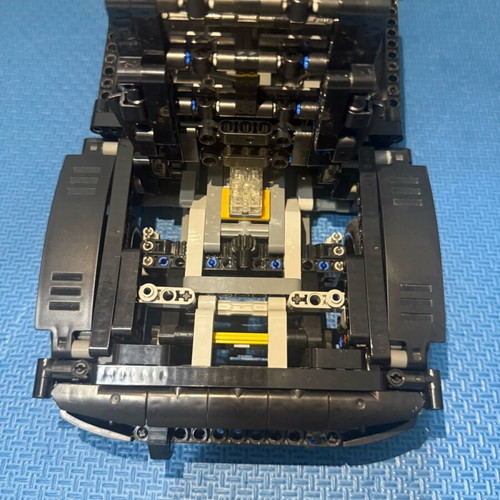 Lego Technic 42127 Batman car like new