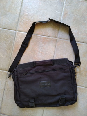 Τσάντα για λαπτοπ μεταχειρισμένη με φθορά που επιδιορθώνεται