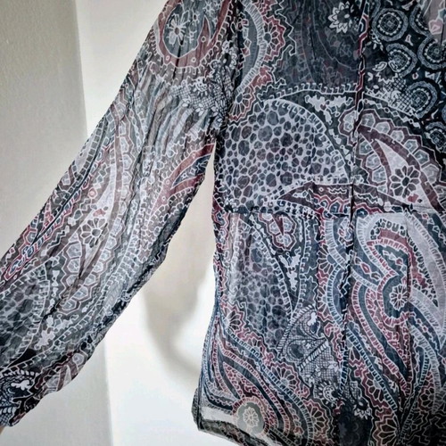 Airy tunic blouse like new, size M, blue