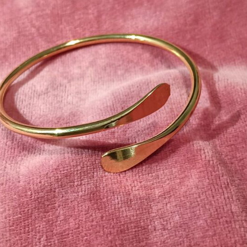 Bracelet cuff new, gold color