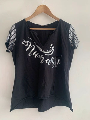 JusTop top XL used, black and white