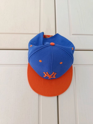 NY BOX hat used, one size