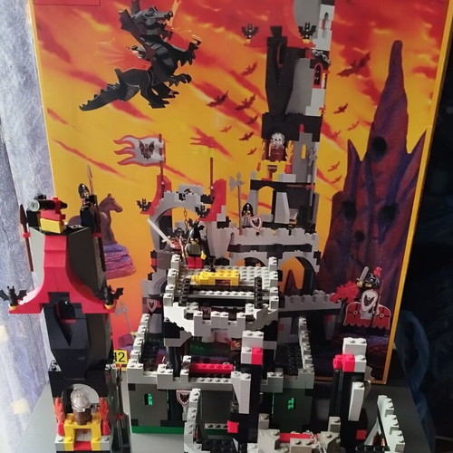 Lego System 6097 Night Lords Castle μεταχειρισμένο με μικρο ελλείψεις