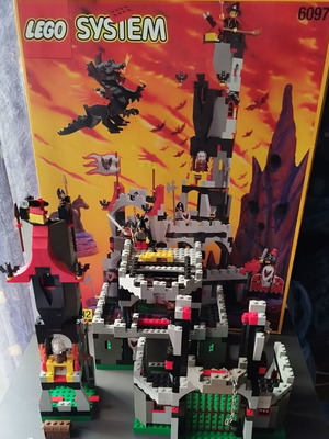 Lego System 6097 Night Lords Castle μεταχειρισμένο με μικρο ελλείψεις