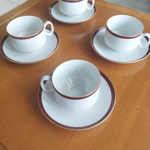 Ionia Bordeaux & Gold set of 4 cups and saucers like new