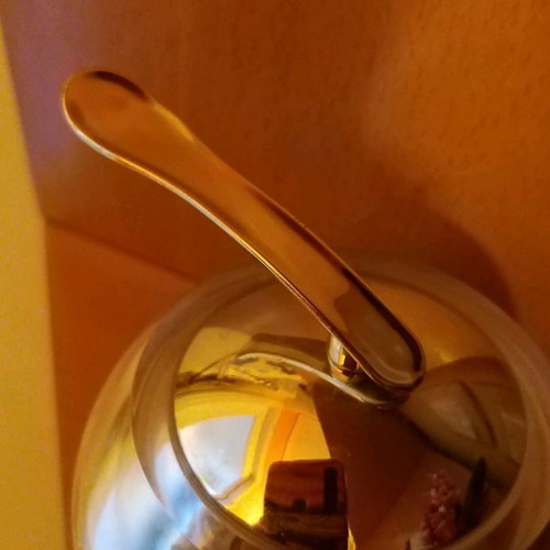 Empty La Vie En Rose Gold Combucha cream box with gold magnetic spatula
