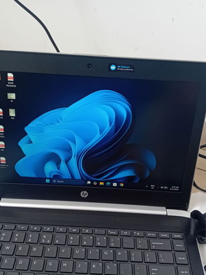 Laptop HP430 G5 Core i3 μεταχειρισμένο, με γρατζουνιές και σπασμένο πλαστικό