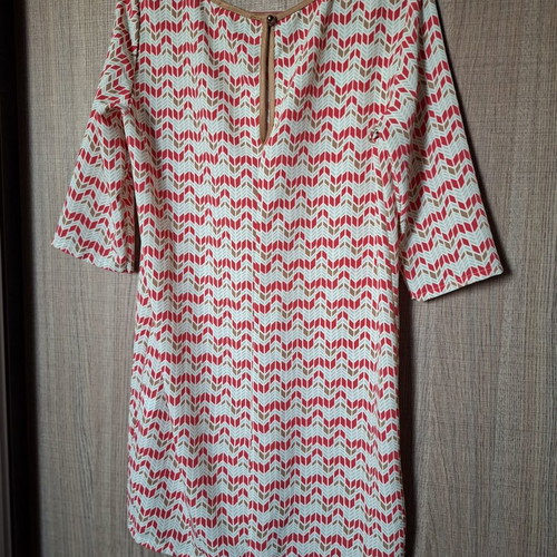 Women's dress medium size like new, beige and red
