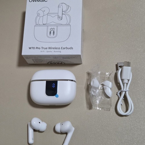 OWMSIC W70 Pro True Wireless Earbuds new with charging case and LED display