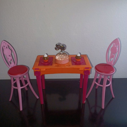 Barbie furniture used, various pieces