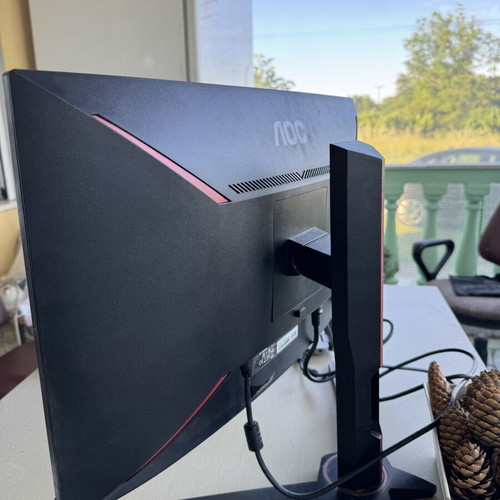 AOC Curved Gaming 144Hz Monitor used, broken panel for spare parts and stand