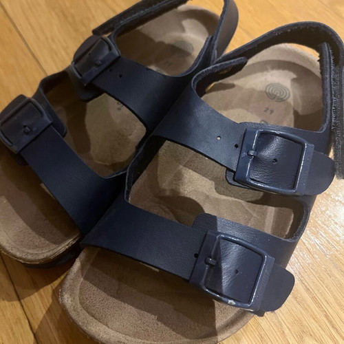 Genuins kids sandals size 29 like new, blue