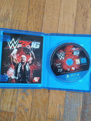 PS4 WWE 2K16 used, complete