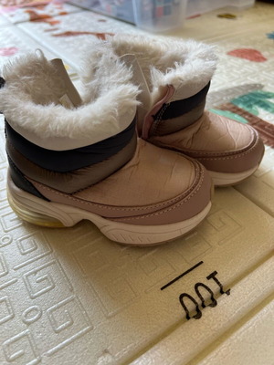 ZARA boots size 21 like new