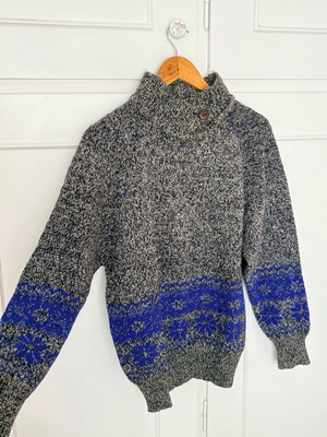 Wool knitted pullover like new, gray with blue