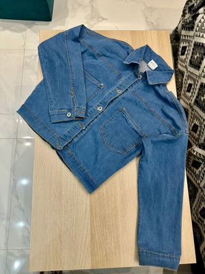 Women's Denim Jacket Cropped Size M Like New Light Blue