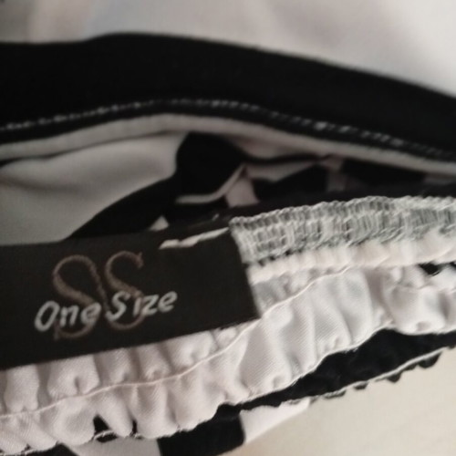 Elastic dress black and white like new, one size