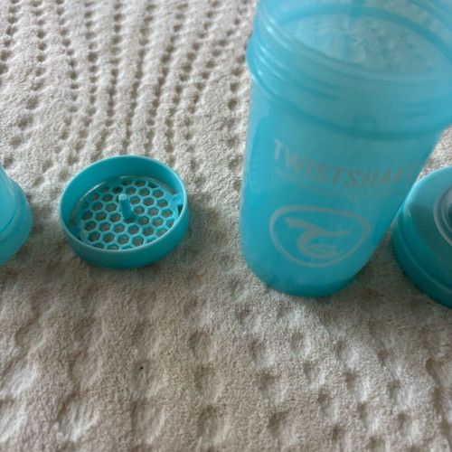 Twistshake baby bottle new with mixer and food transport case