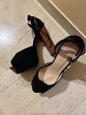 Women's black high heel shoes used, size 39, 12 cm heel