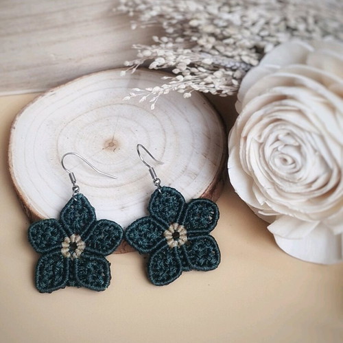 Macrame earrings like new, handmade, hypoallergenic, cypress color