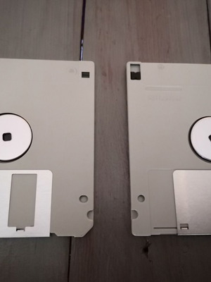 Microsoft floppy disks new, set of 2, 1.44mb 1995