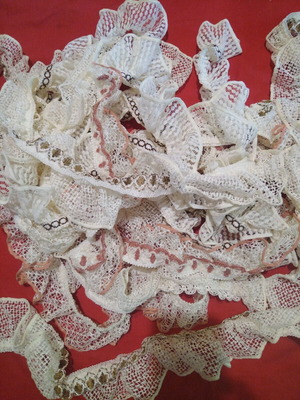 Lace set of 8 very large pieces like new