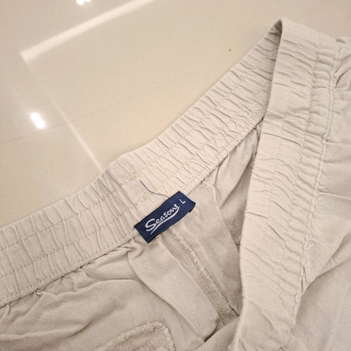 Women's Capri pants Seasons L like new, nude beige