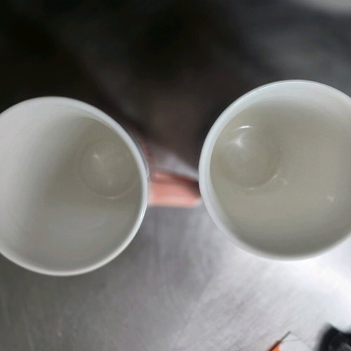 Set of two porcelain mugs like new
