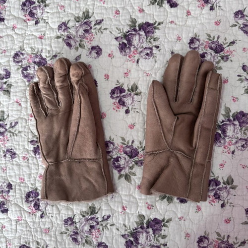 Brown suede gloves with fur lining like new