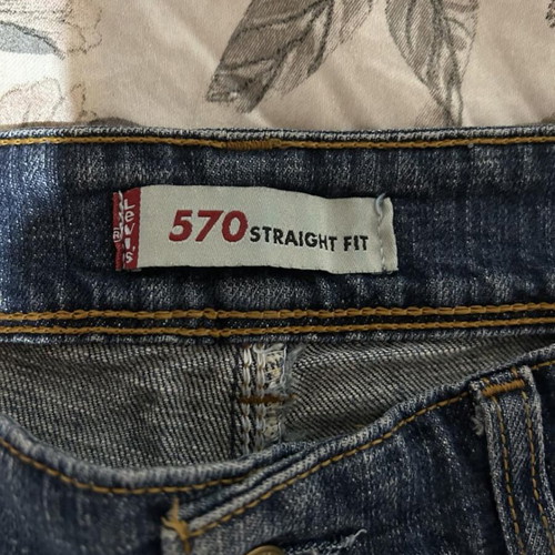 Levi's γυναικείο τζιν παντελόνι 570 σαν καινούργιο, μέγεθος 38