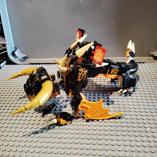 Lego Ninjago Cole Earth Dragon used, original set missing one orange wing
